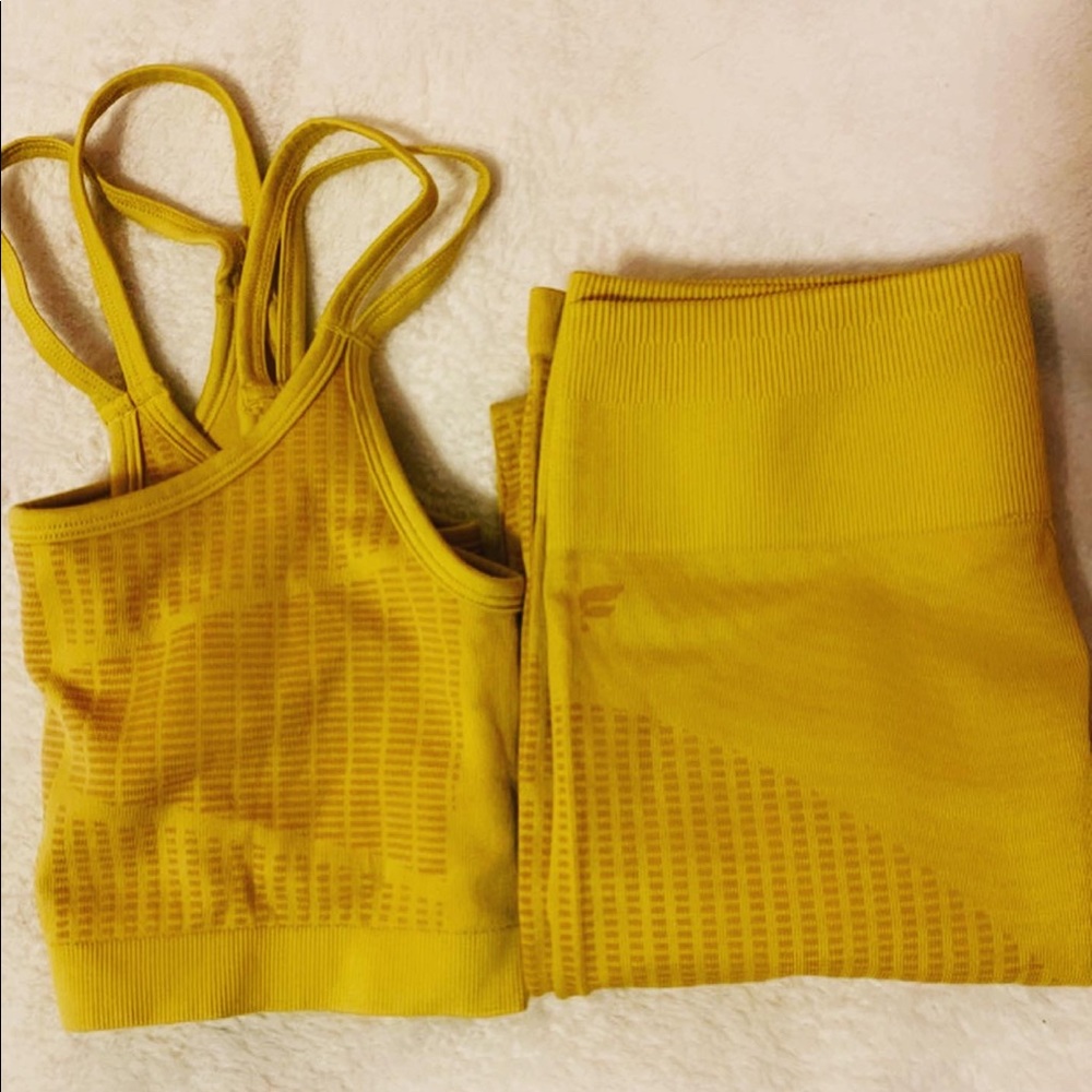 Fabletics gym set